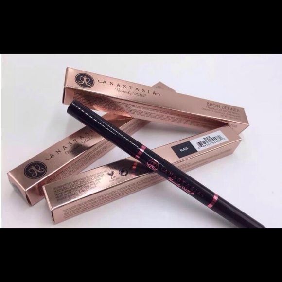 Makeup - Picture 2 of 8